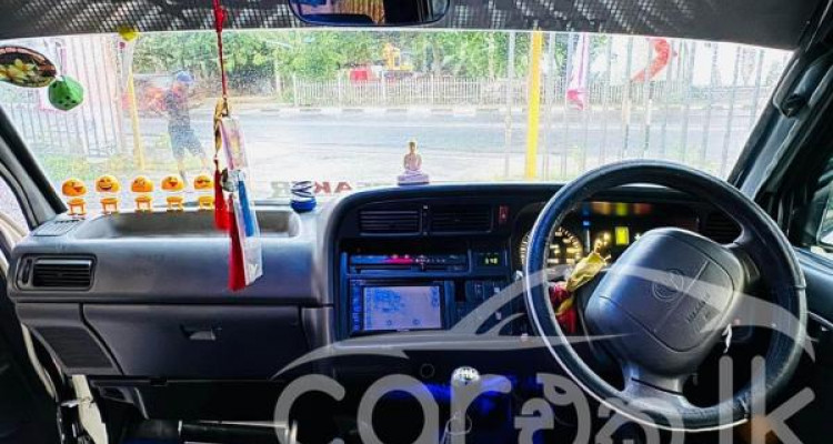 TOYOTA DOLPHIN 1991