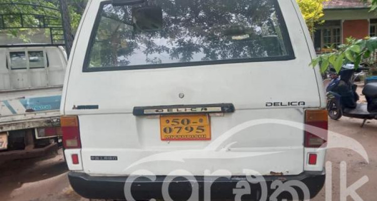 MITSUBISHI DELICA L300 1985