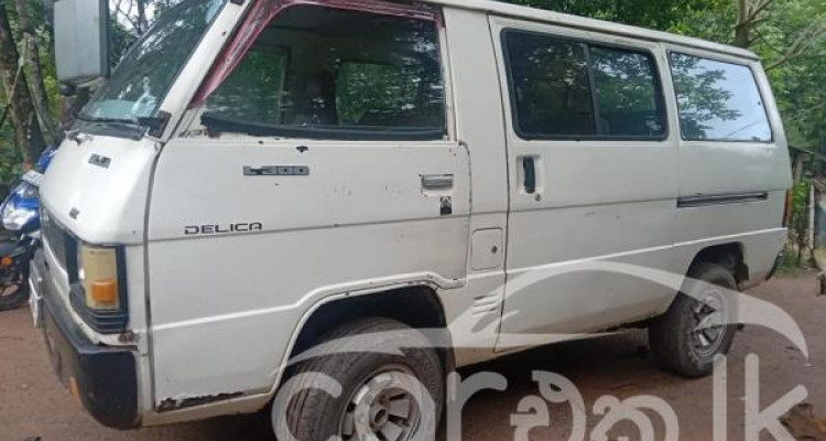 MITSUBISHI DELICA L300 1985
