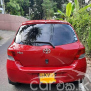 TOYOTA VITZ 2010