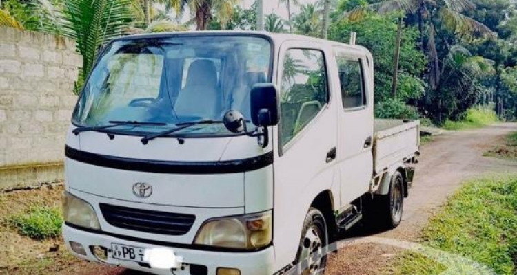 TOYOTA DYNA CREW CAB 2004
