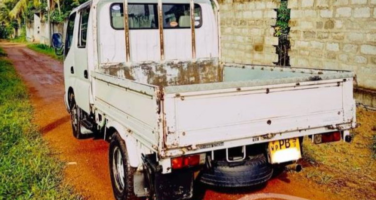 TOYOTA DYNA CREW CAB 2004