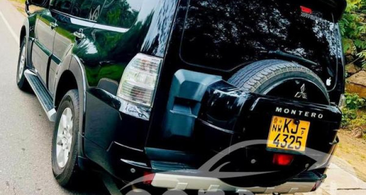 MITSUBISHI MONTERO V6 2010