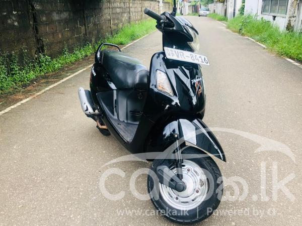 Pleasure scooty 2010 model clearance