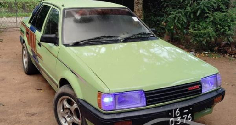 MAZDA FAMILIA 1986