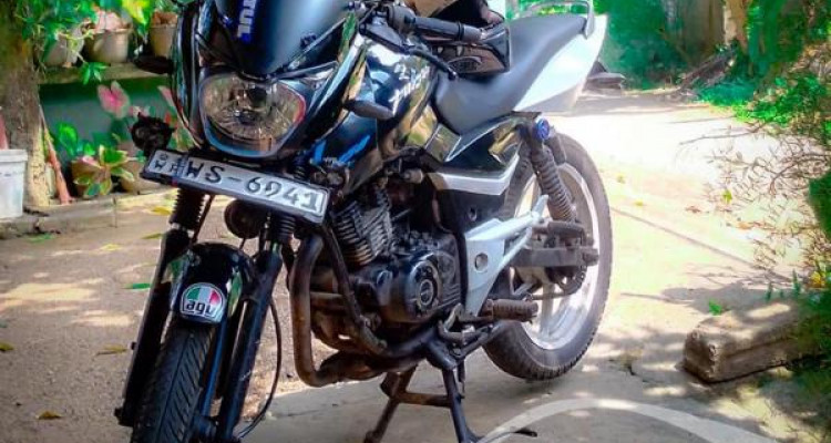 BAJAJ PULSAR 150 2011
