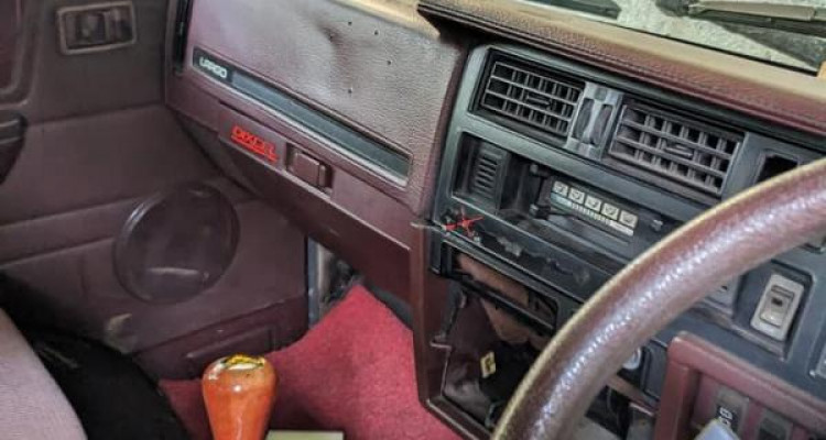 NISSAN LARGO 1992