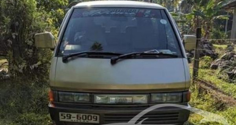 NISSAN LARGO 1992