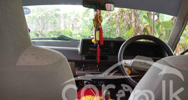 TOYOTA COROLLA DX WAGON KE72 1984