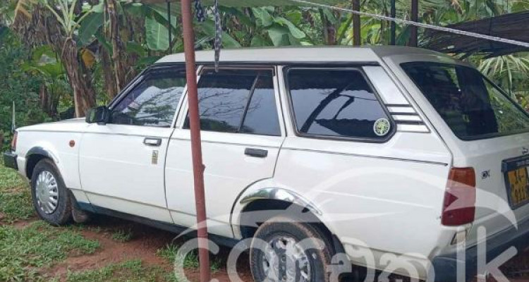 TOYOTA COROLLA DX WAGON KE72 1984