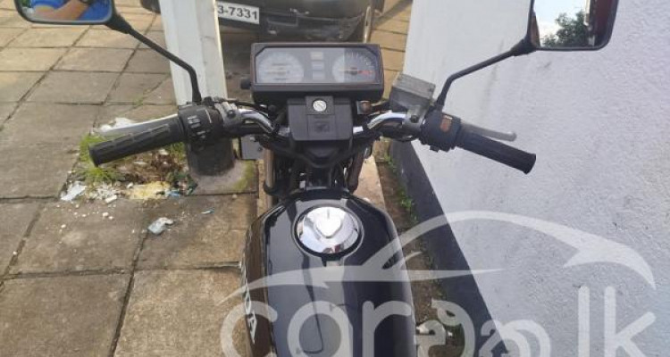 HONDA CB 125 2006
