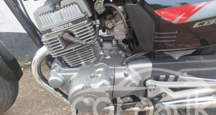 HONDA CB 125 2006
