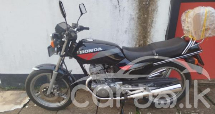 HONDA CB 125 2006
