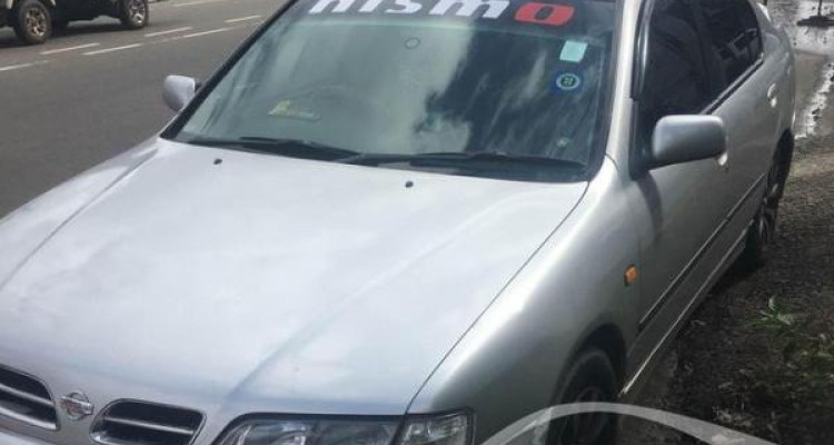NISSAN PRIMERA 1995
