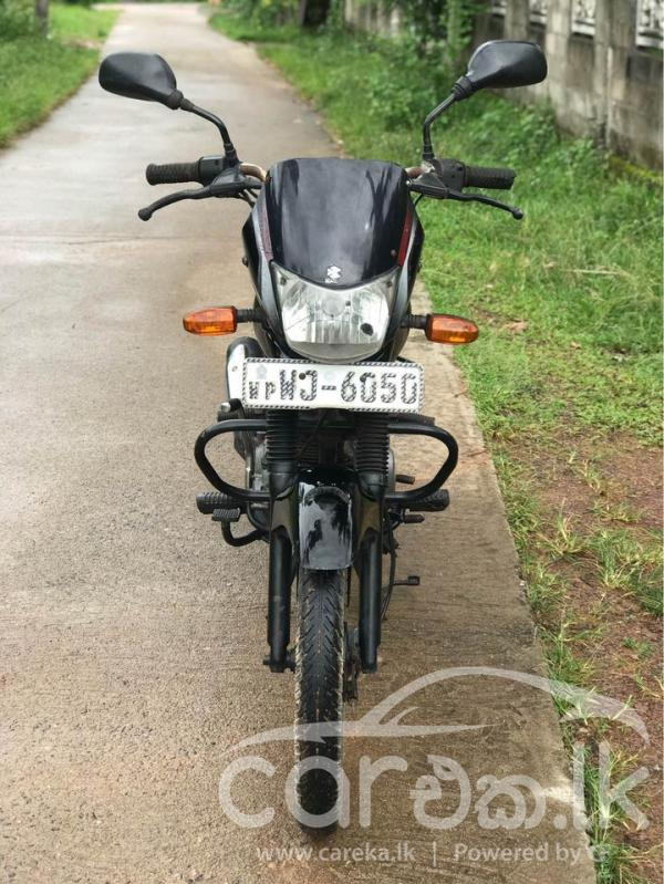 BAJAJ PLATINA 2017