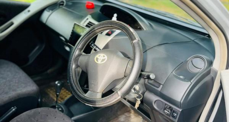 TOYOTA VITZ 2007