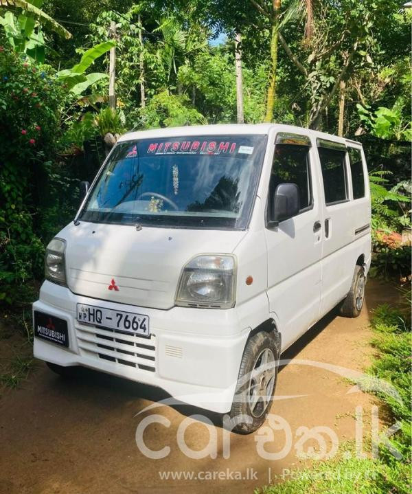 MITSUBISHI MINICAB 1999