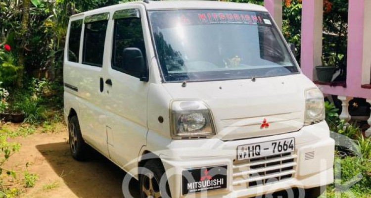 MITSUBISHI MINICAB 1999