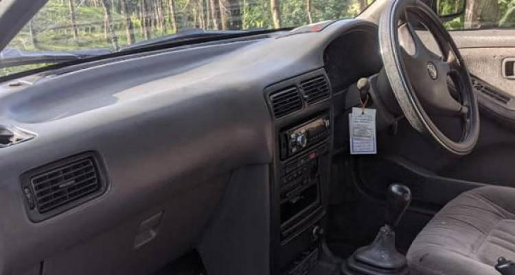 NISSAN SUNNY SB13 1990