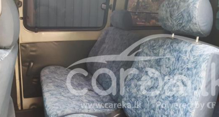 TOYOTA NOAH KR42 2002