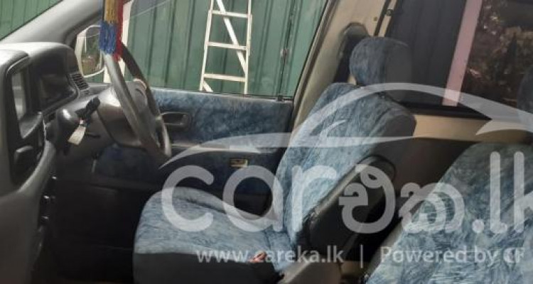 TOYOTA NOAH KR42 2002