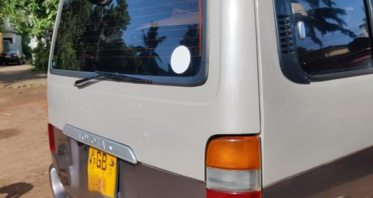 TOYOTA HIACE 1995