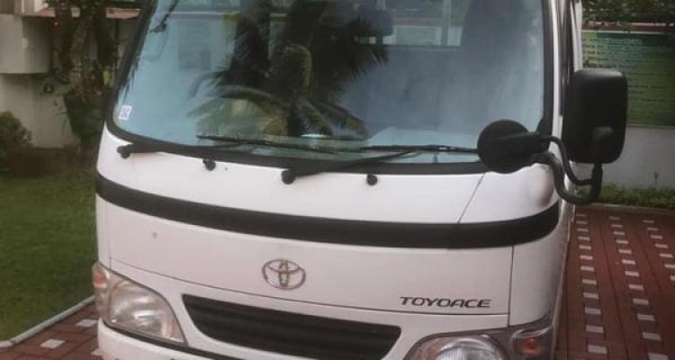 TOYOTA TOYOACE CREW CAB 1999