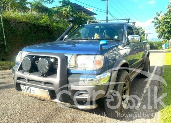 NISSAN D22 2000