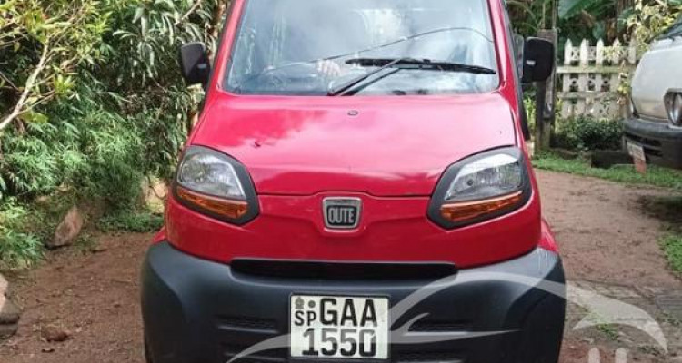 BAJAJ QUTE 2019