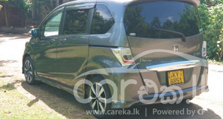 HONDA FREED 2012