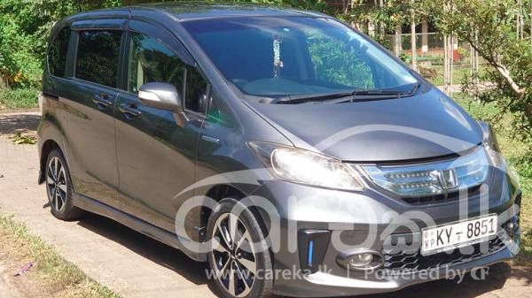 HONDA FREED 2012