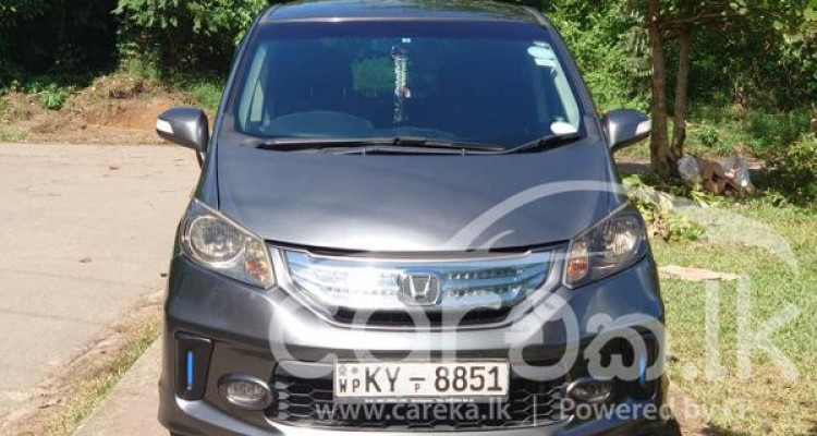 HONDA FREED 2012