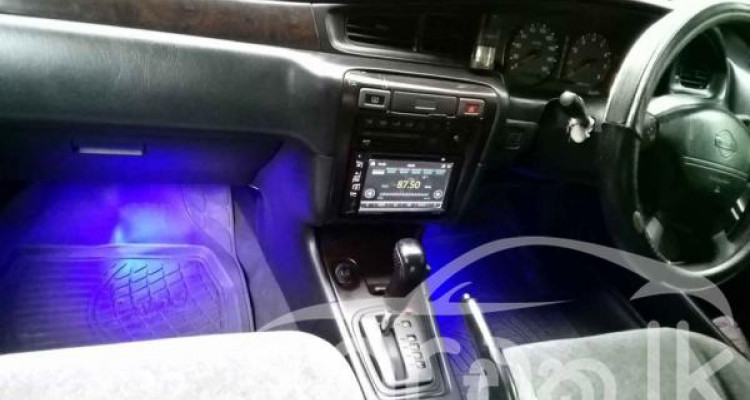 NISSAN BLUEBIRD 1999
