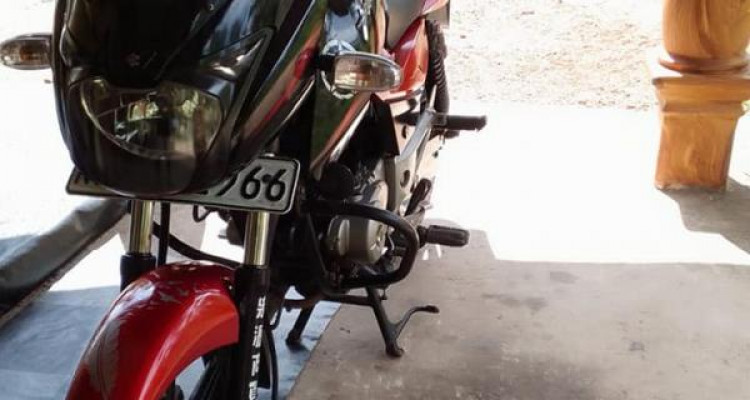 BAJAJ PULSAR 150 2016