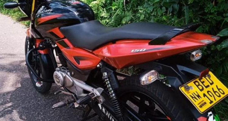BAJAJ PULSAR 150 2016