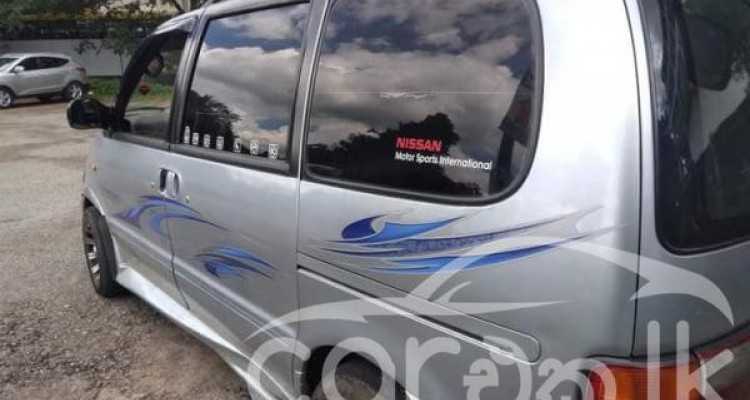 NISSAN SERENA 1992