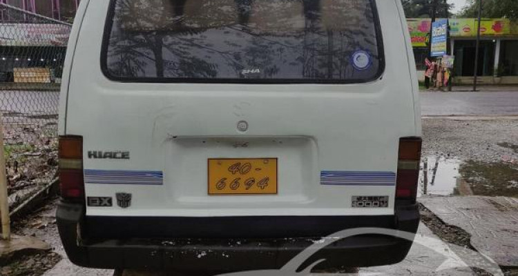 TOYOTA HIACE LH30 1979