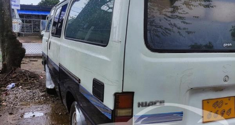 TOYOTA HIACE LH30 1979
