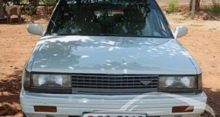 NISSAN BLUEBIRD 1986