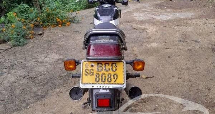 HONDA CB 125 2004