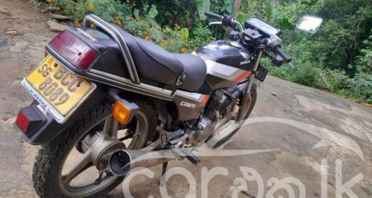 HONDA CB 125 2004
