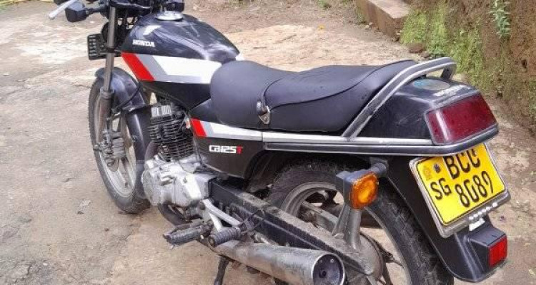 HONDA CB 125 2004