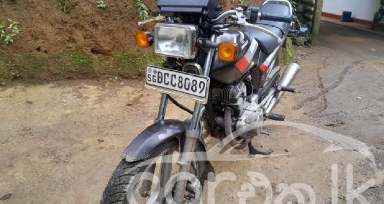 HONDA CB 125 2004