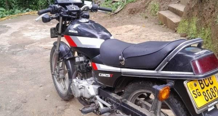 HONDA CB 125 2004