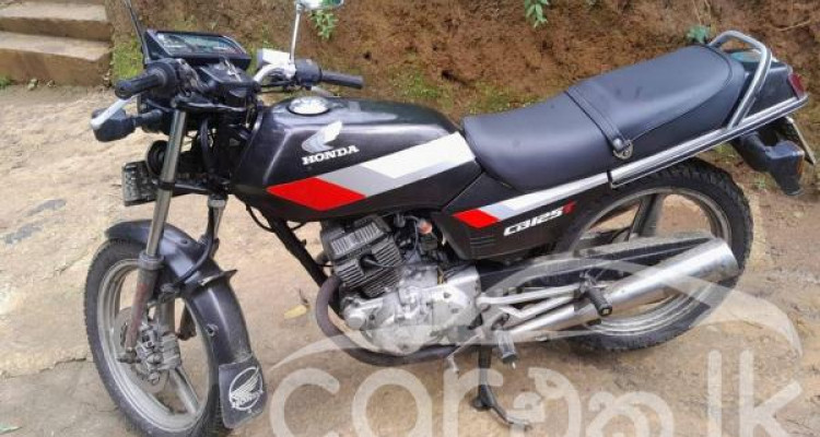 HONDA CB 125 2004