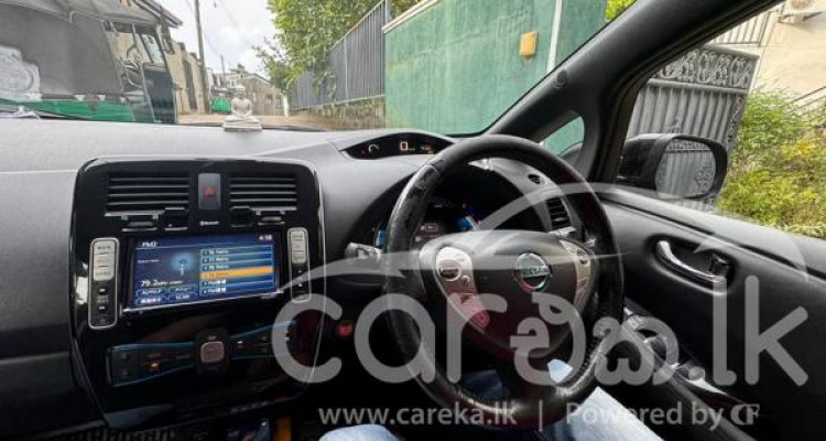 NISSAN LEAF AZEO 2013
