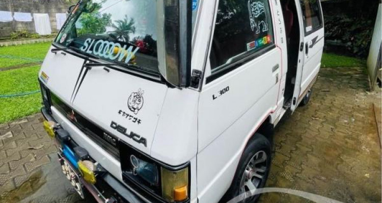 MITSUBISHI DELICA L300 1986