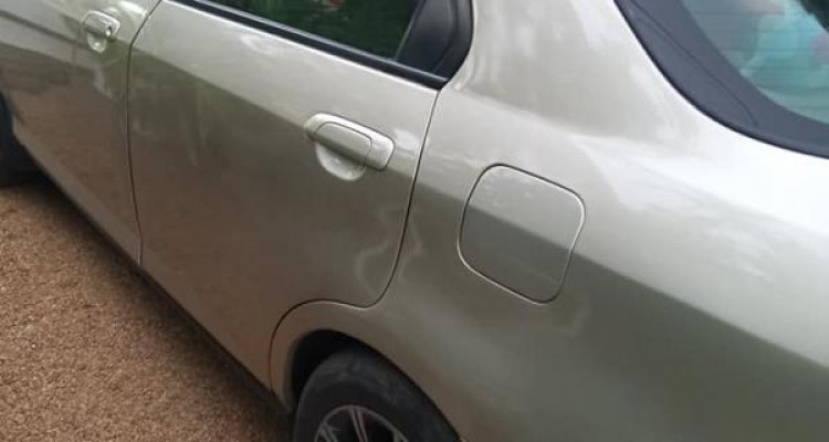 HONDA FIT ARIA 2004