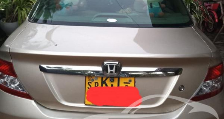 HONDA FIT ARIA 2004