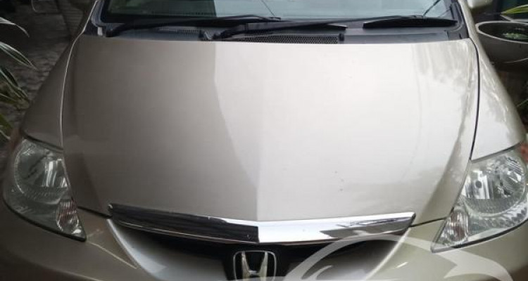 HONDA FIT ARIA 2004